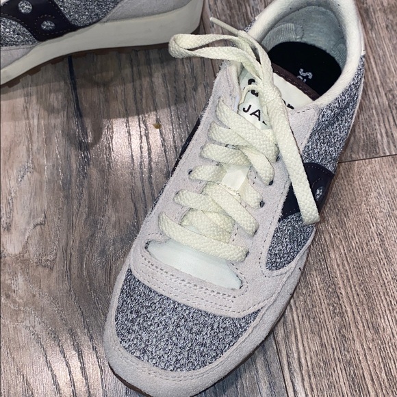 Saucony sneakers size 6 - Picture 4 of 4